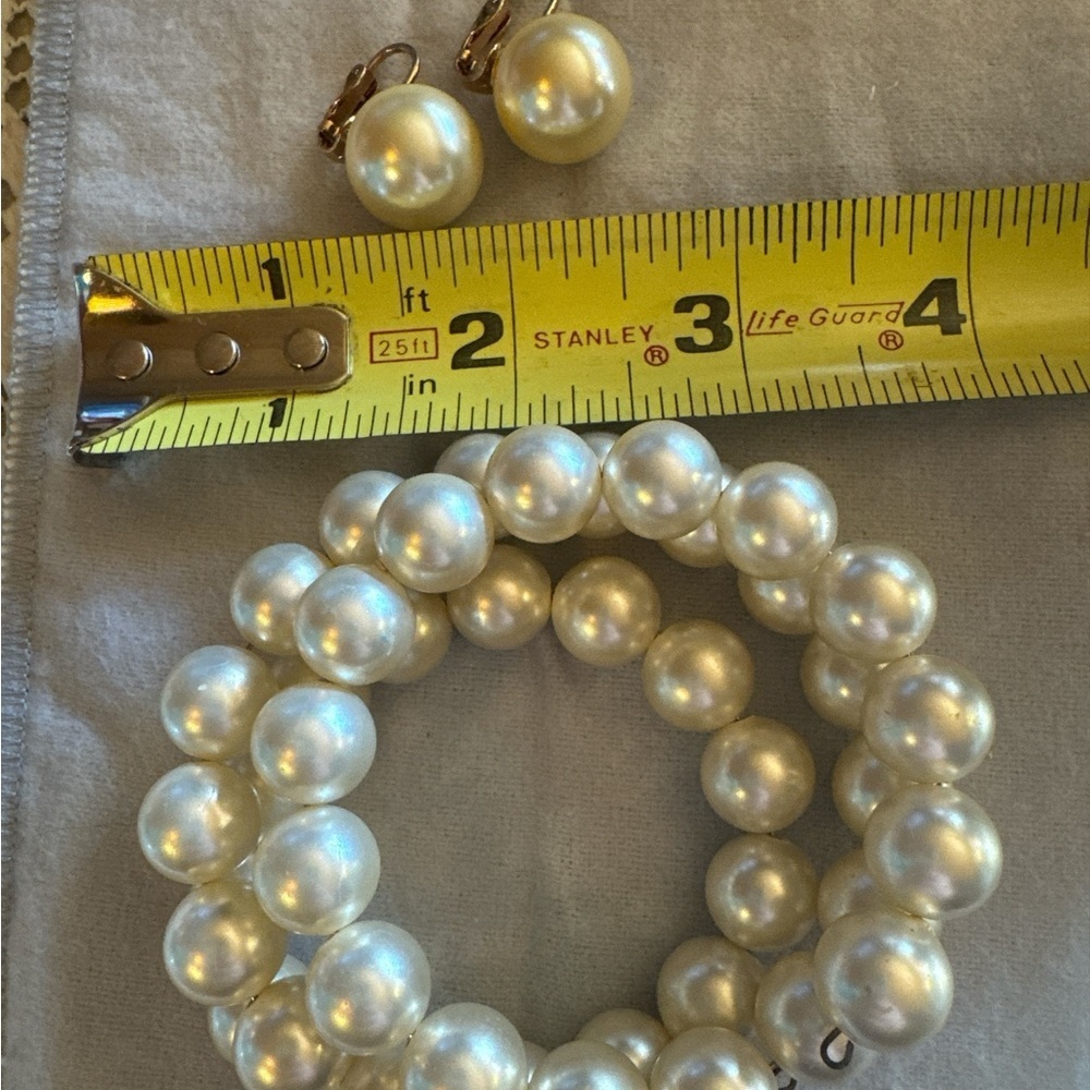 Pearlesque Clip On Earrings/bracelet - classic - wire wrap around bracelet cuff - Picture 5 of 5